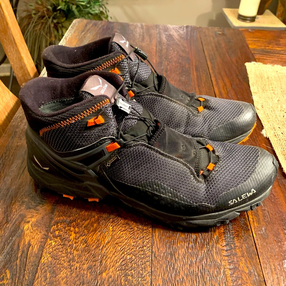 Salewa Goretex trail running/training shoes. Michelin soles at 99.9%